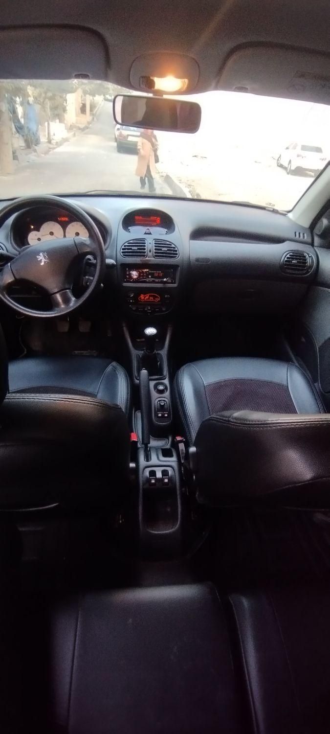 پژو ۲۰۶ صندوق دار v8 - 1398