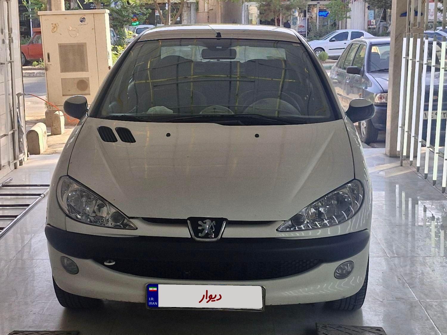پژو ۲۰۶ صندوق دار v8 - 1395
