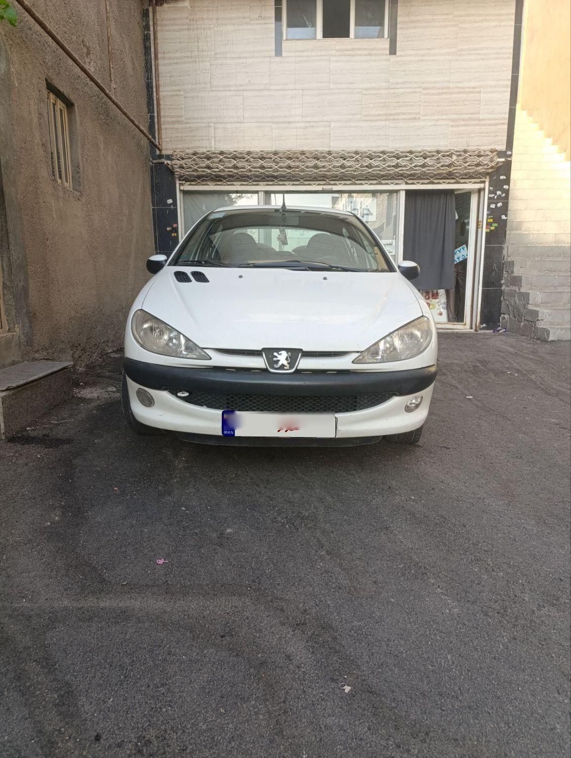 پژو ۲۰۶ صندوق دار v8 - 1392