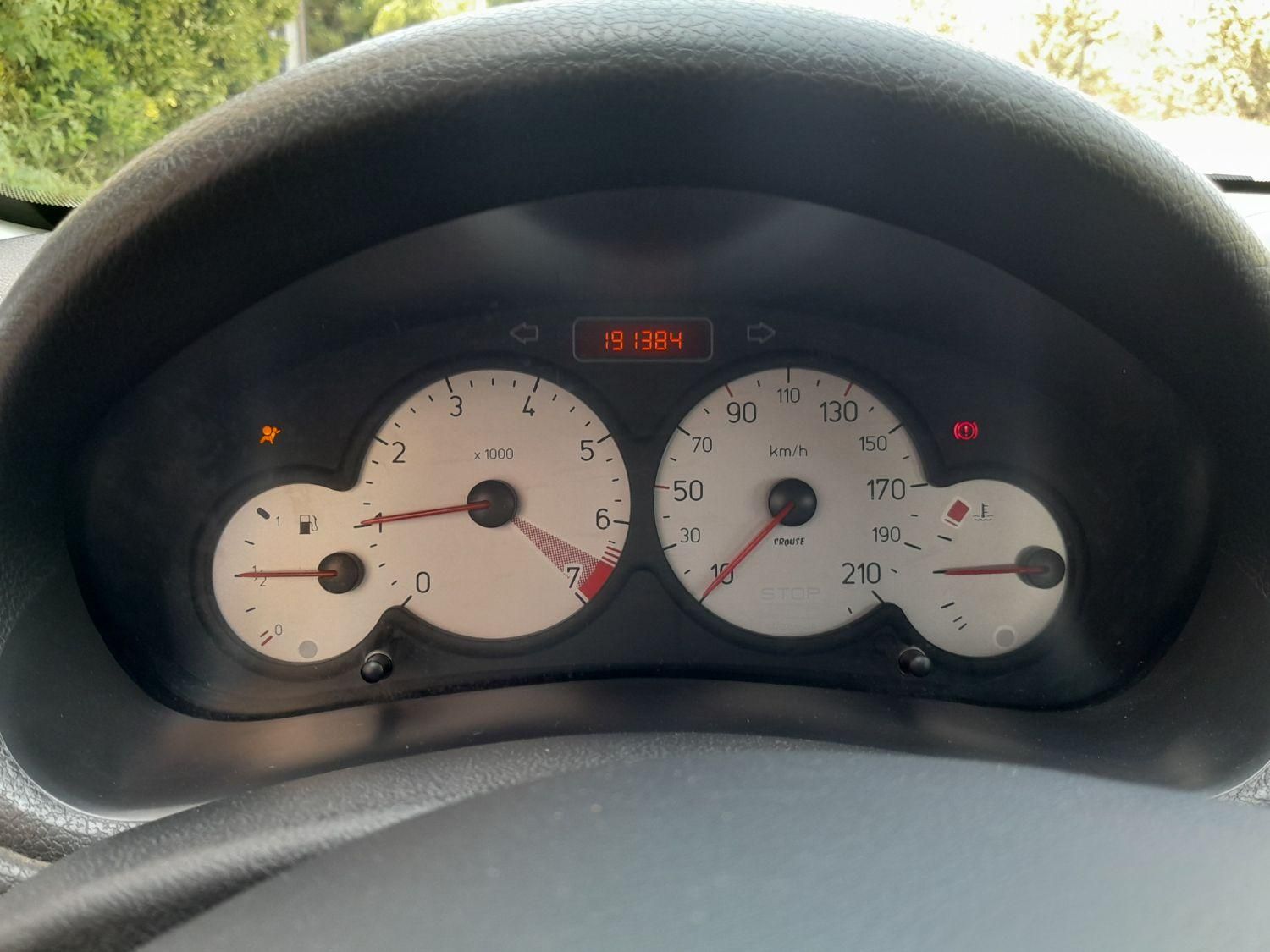 پژو ۲۰۶ صندوق دار v8 - 1393