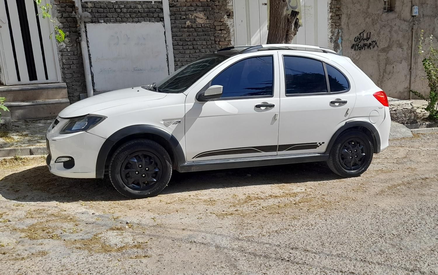 خودرو کوییک، R آگهی ann_19404674