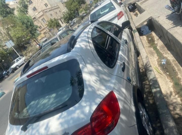 خودرو کوییک، R آگهی ann_19404918