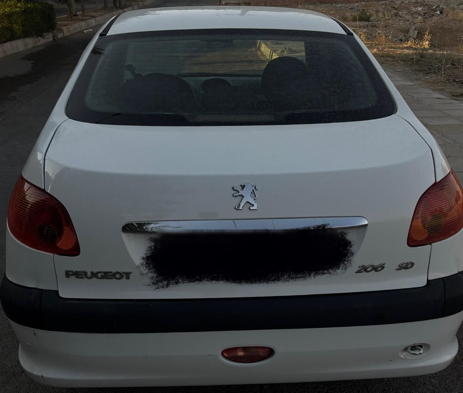 پژو ۲۰۶ صندوق دار v8 - 1393