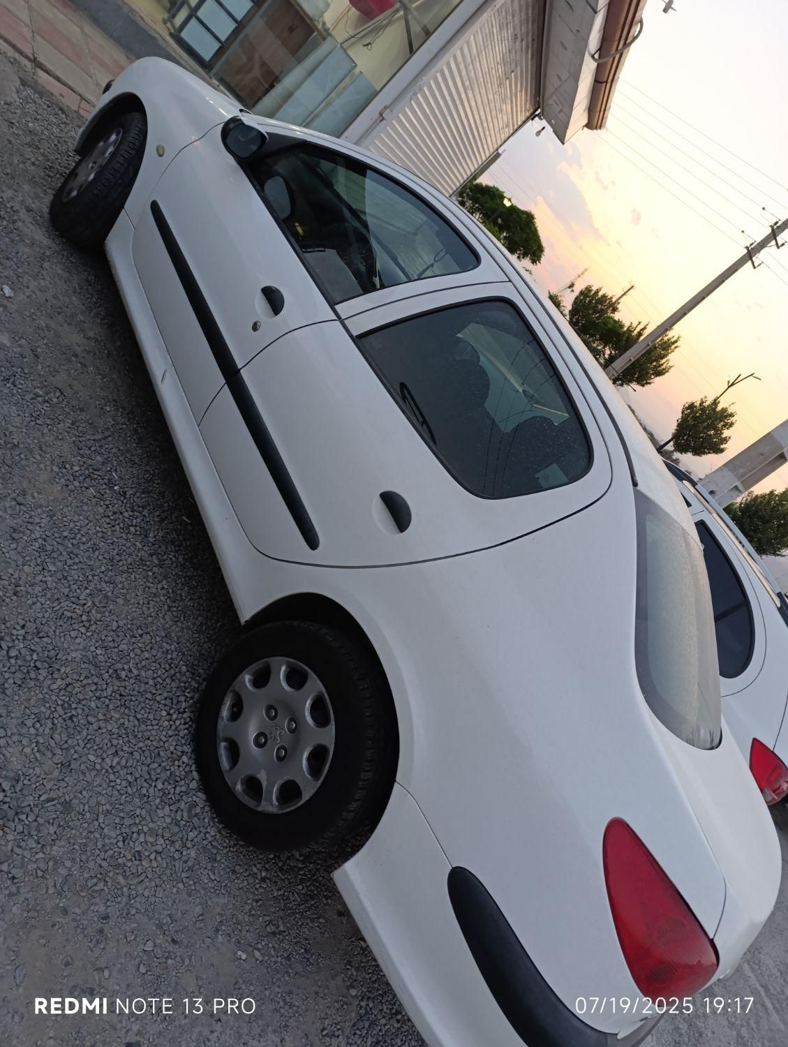 پژو ۲۰۶ صندوق دار v8 - 1393