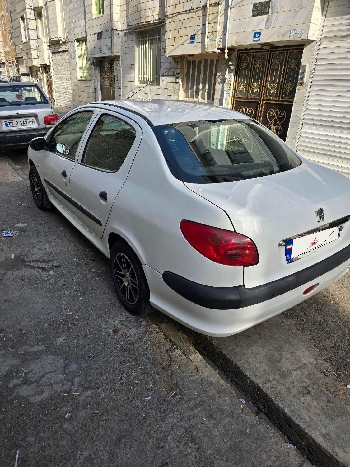 پژو ۲۰۶ صندوق دار v8 - 1394