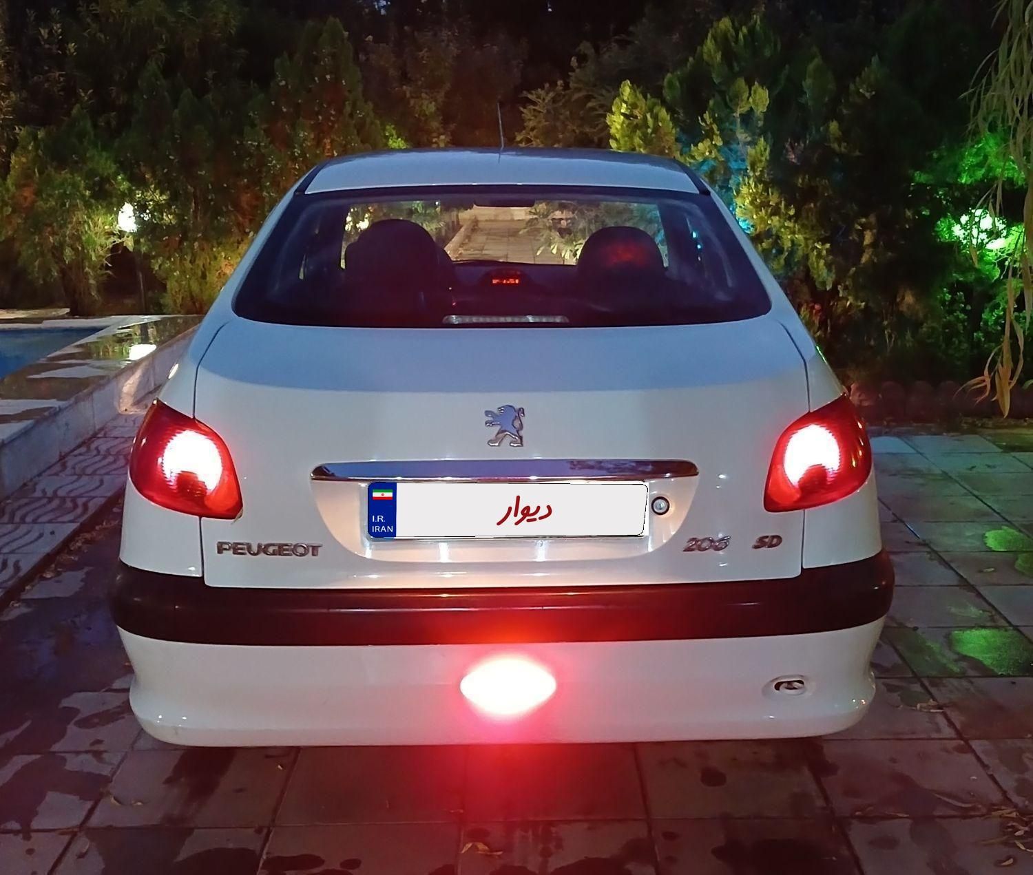 پژو ۲۰۶ صندوق دار v8 - 1395