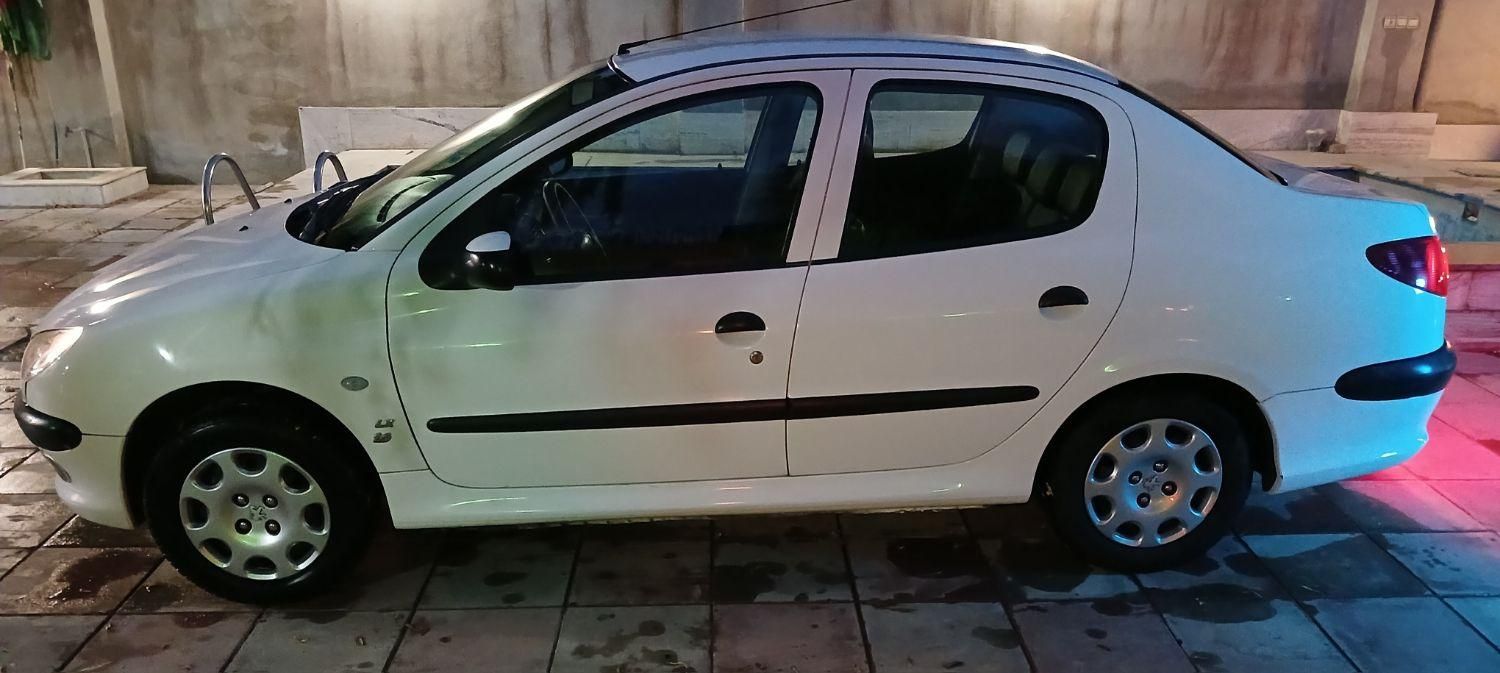 پژو ۲۰۶ صندوق دار v8 - 1395