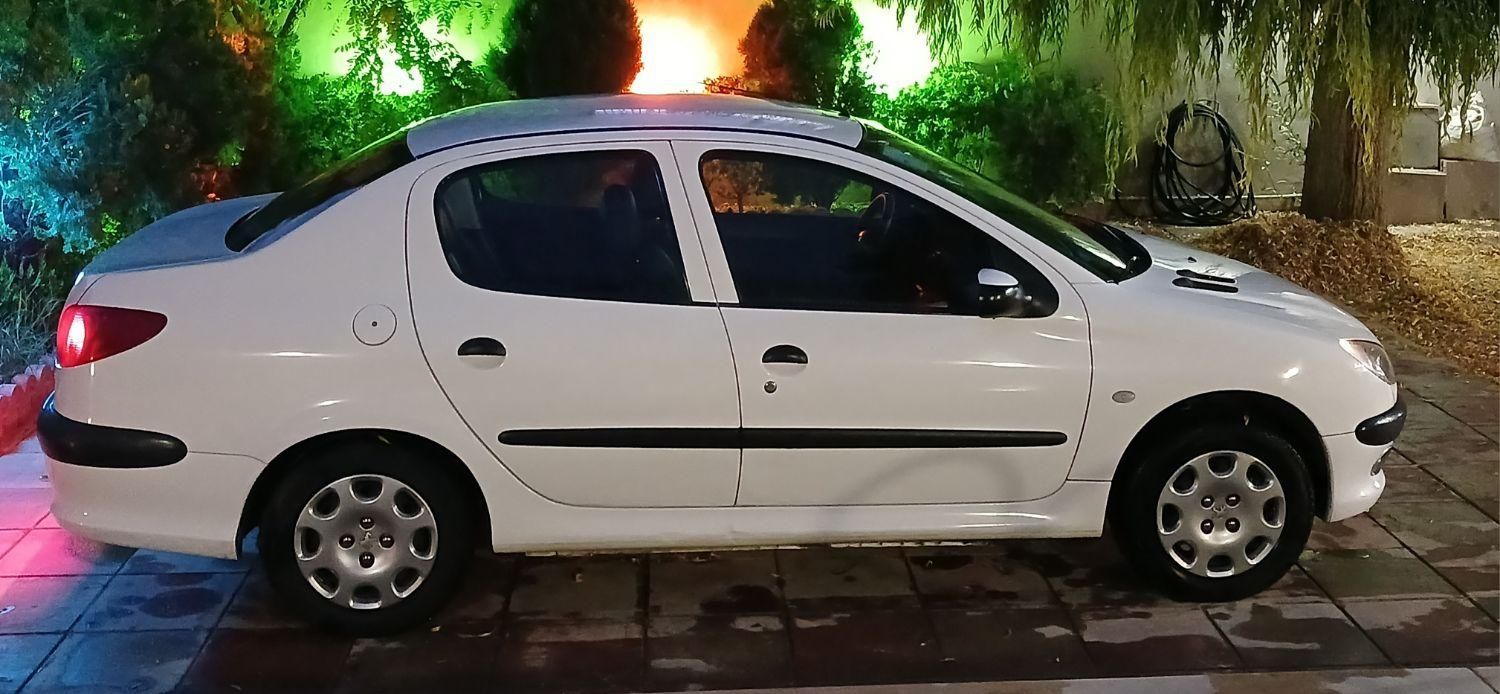 پژو ۲۰۶ صندوق دار v8 - 1395
