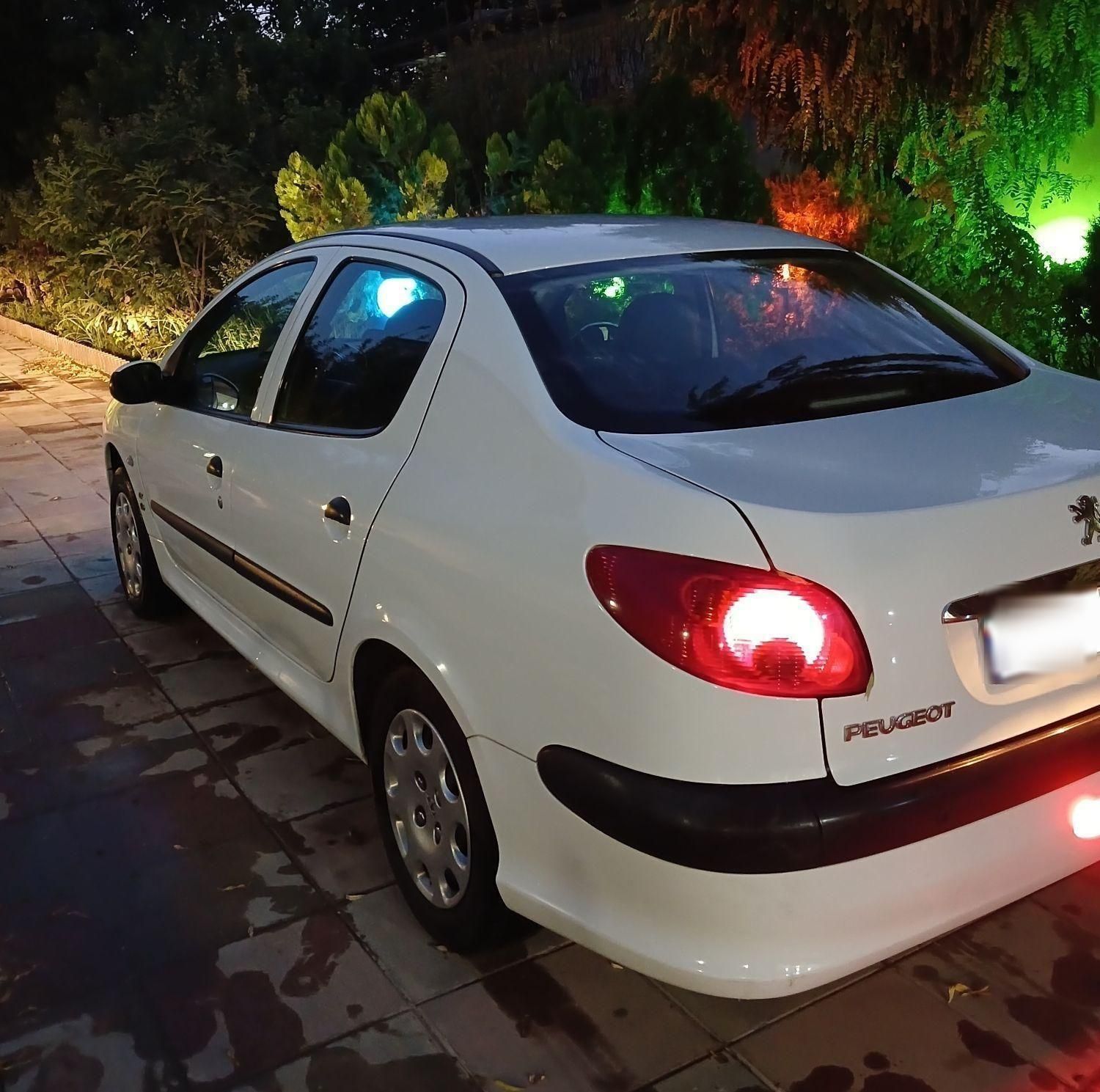 پژو ۲۰۶ صندوق دار v8 - 1395