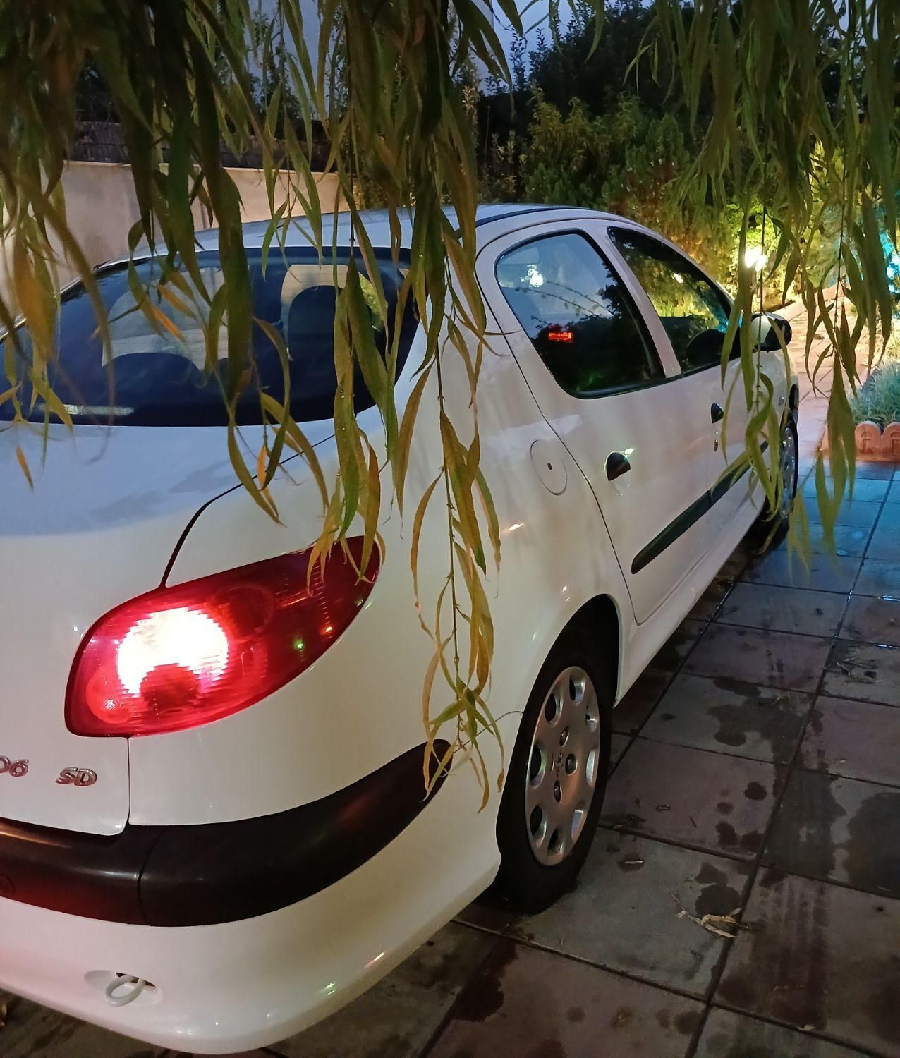 پژو ۲۰۶ صندوق دار v8 - 1395