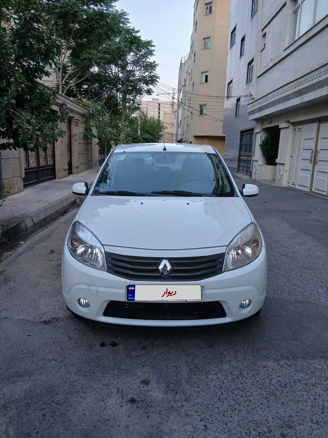 رنو ساندرو اتوماتیک - 1395
