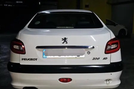 پژو ۲۰۶ صندوق دار v8 - 1399