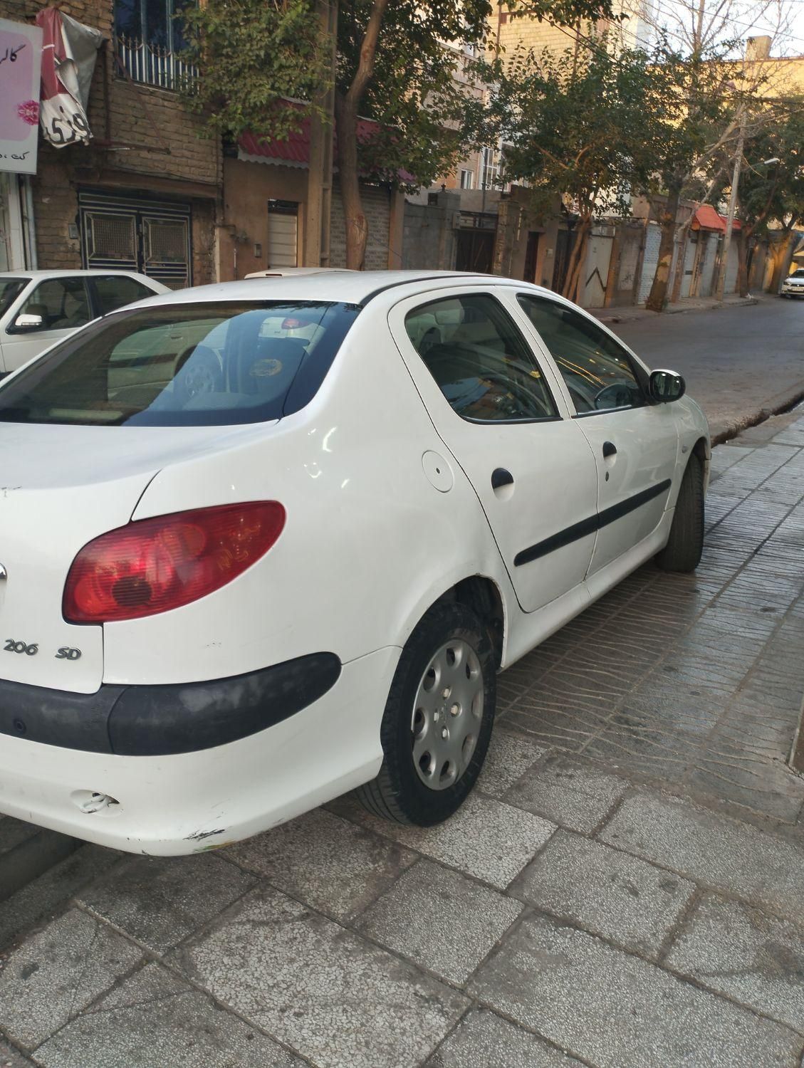 پژو ۲۰۶ صندوق دار v8 - 1395