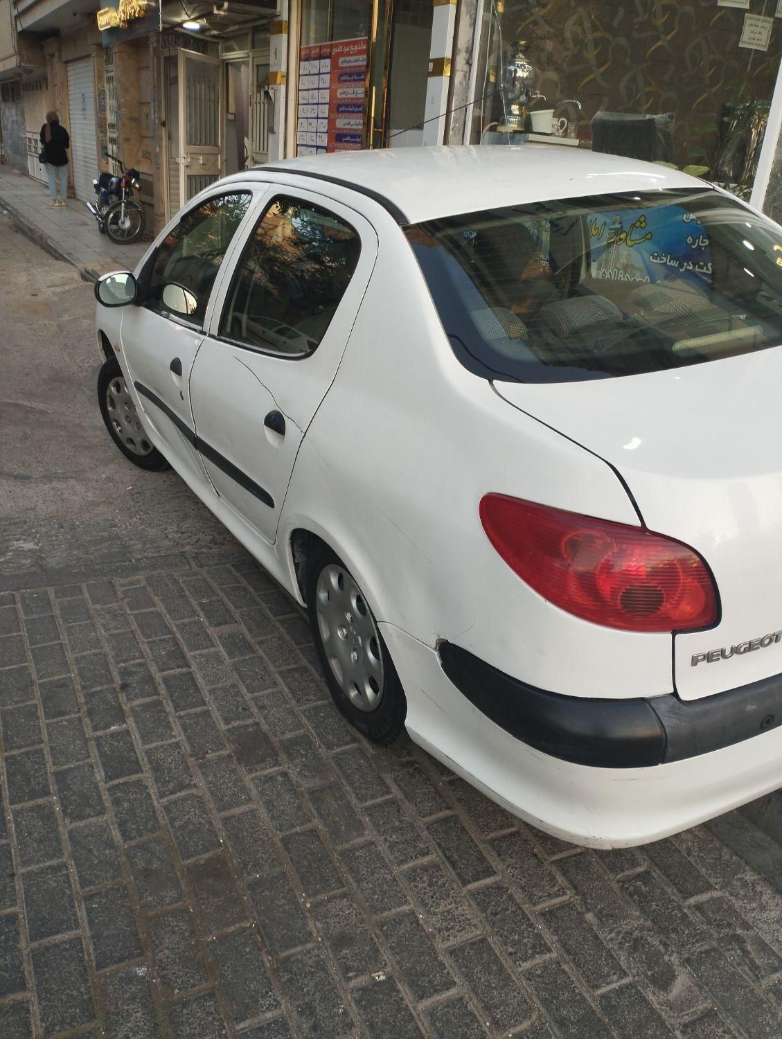 پژو ۲۰۶ صندوق دار v8 - 1395
