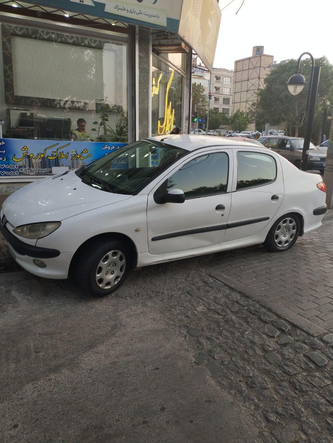 پژو ۲۰۶ صندوق دار v8 - 1395