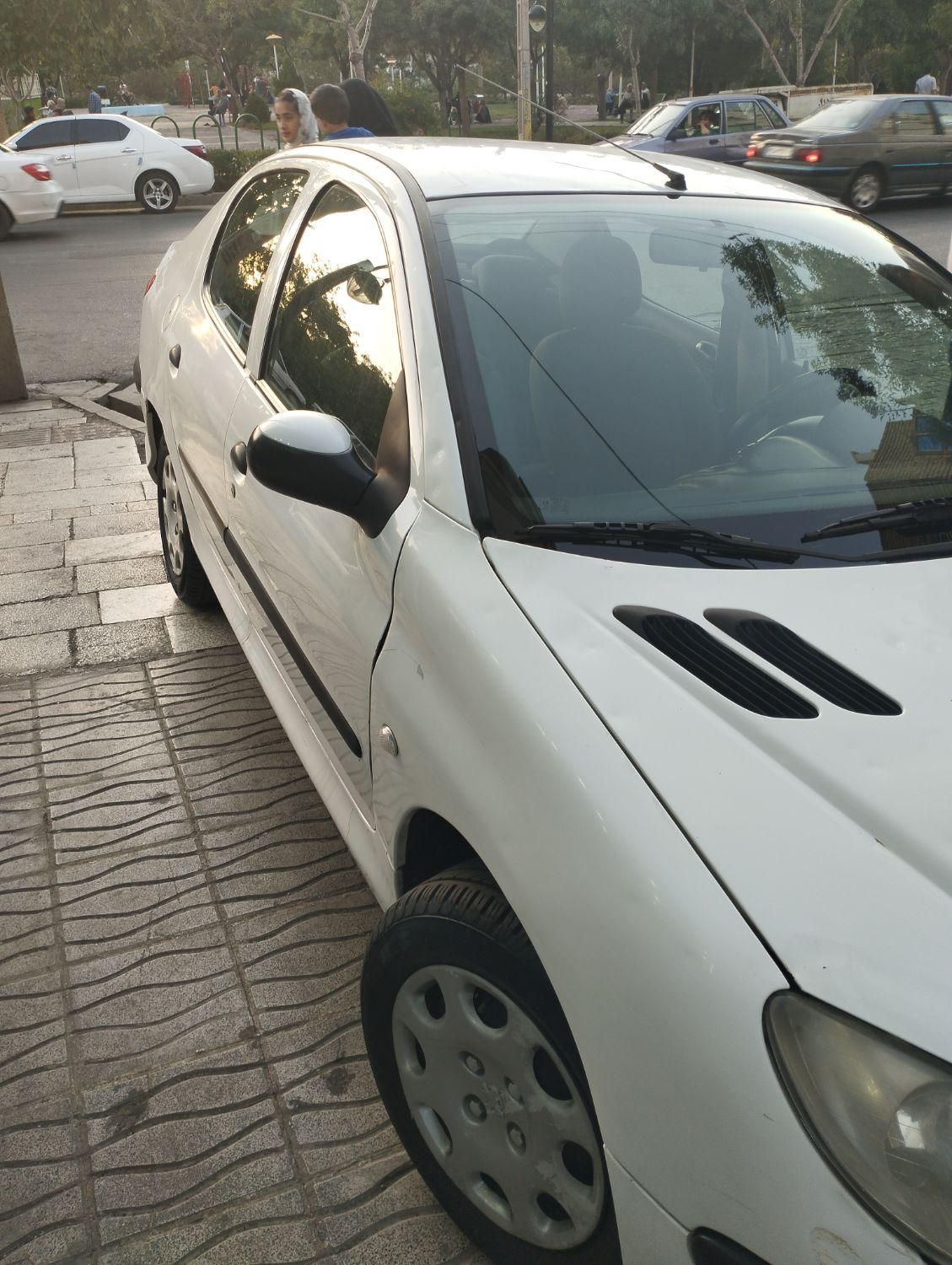 پژو ۲۰۶ صندوق دار v8 - 1395