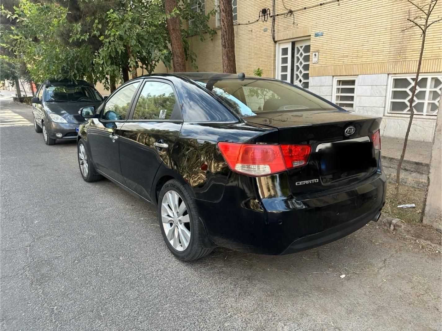 کیا سراتو 2.0 لیتر اتوماتیک GT لاین - 2011