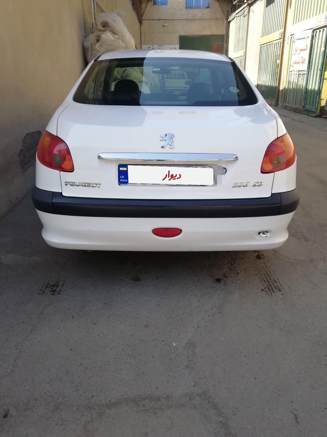 پژو ۲۰۶ صندوق دار v8 - 1392