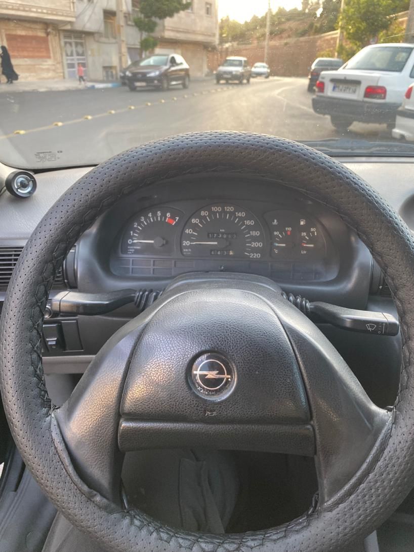 اپل آسترا 1400 شرکتی J - 1994