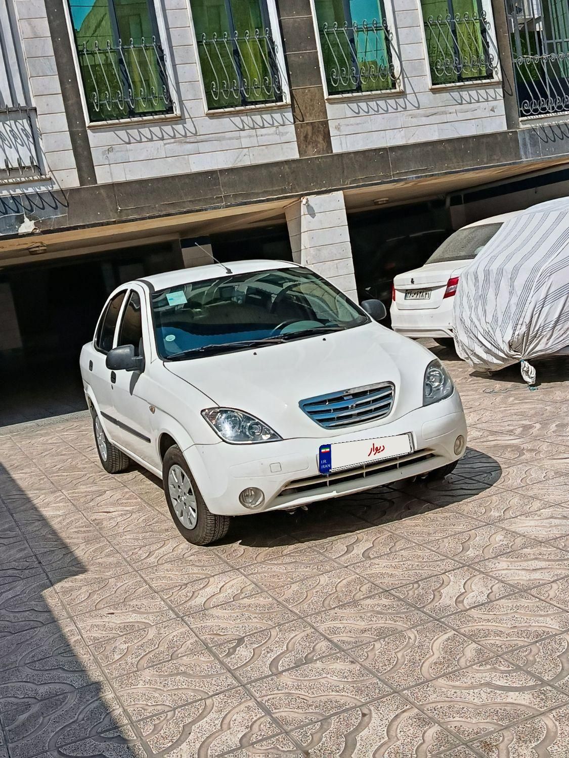 تیبا صندوق دار SX - 1400