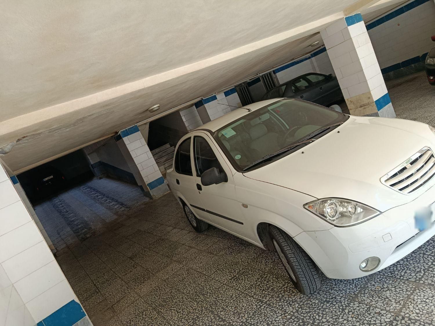 تیبا صندوق دار SX - 1400