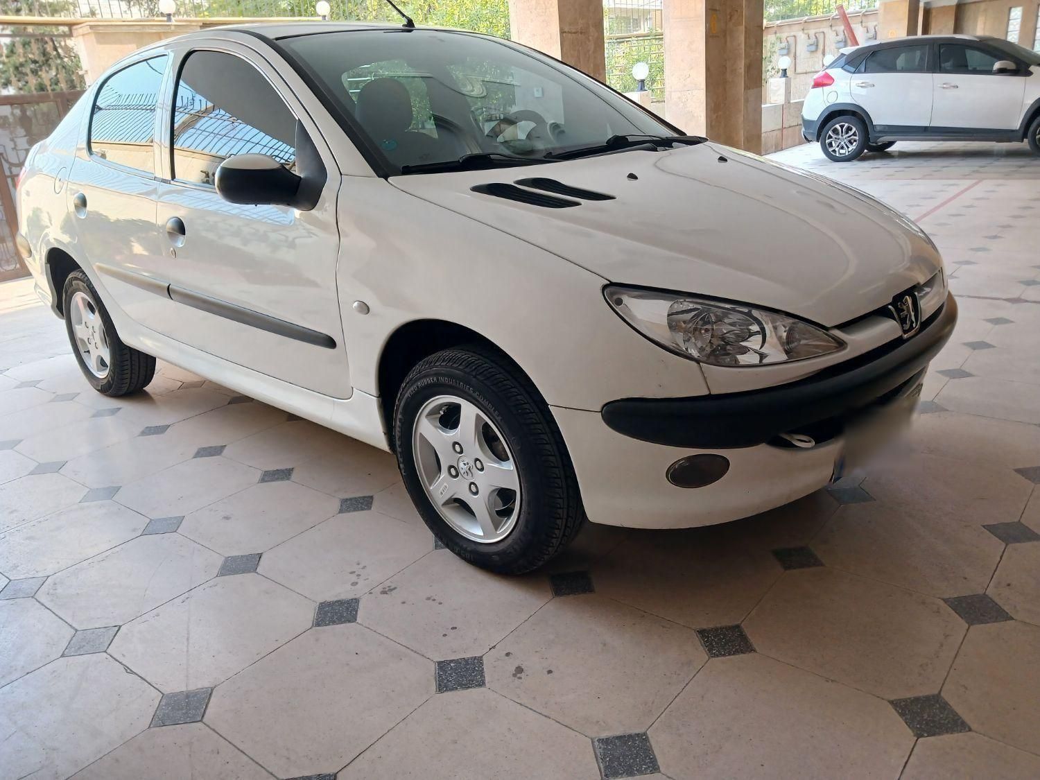 پژو ۲۰۶ صندوق دار v8 - 1397