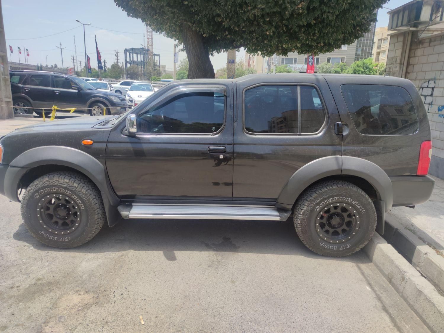 نیسان رونیز دنده‌ای - 1385