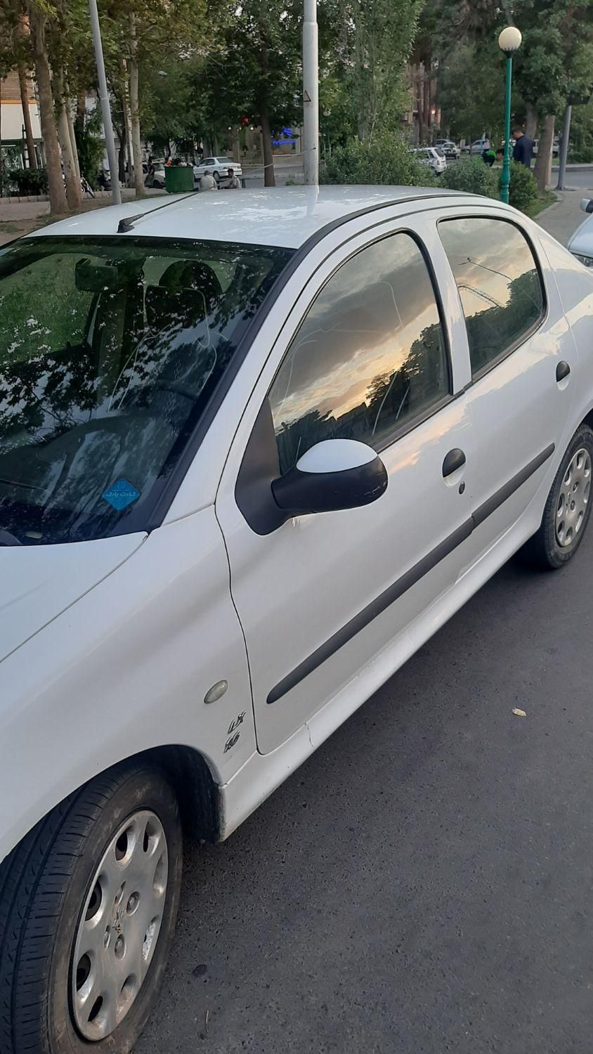 پژو ۲۰۶ صندوق دار v8 - 1396