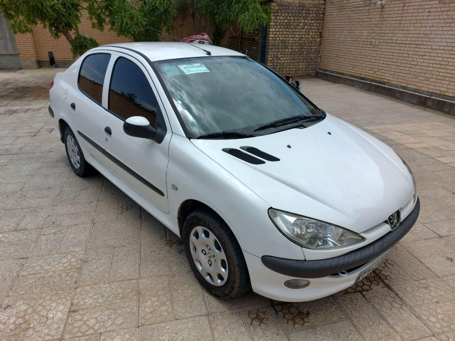 پژو ۲۰۶ صندوق دار v8 - 1395