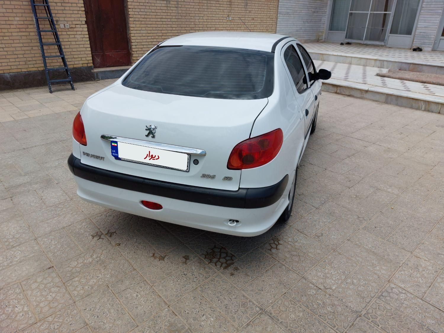 پژو ۲۰۶ صندوق دار v8 - 1395