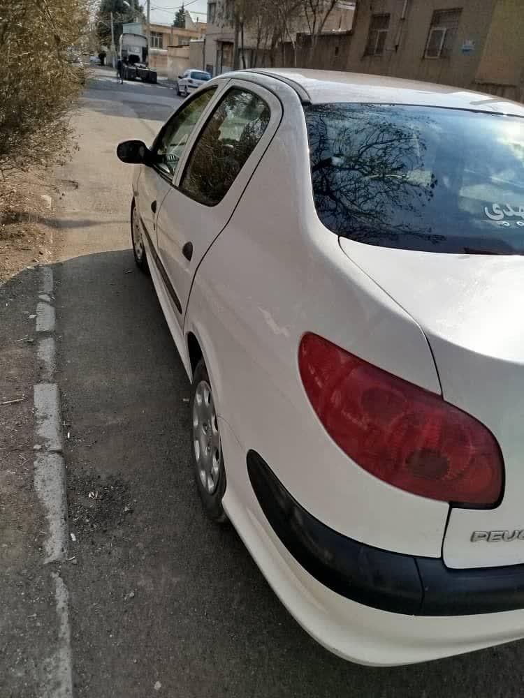 پژو ۲۰۶ صندوق دار v8 - 1391