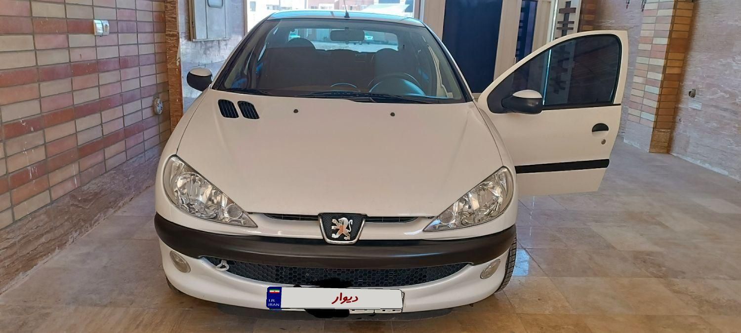 پژو ۲۰۶ صندوق دار v8 - 1394