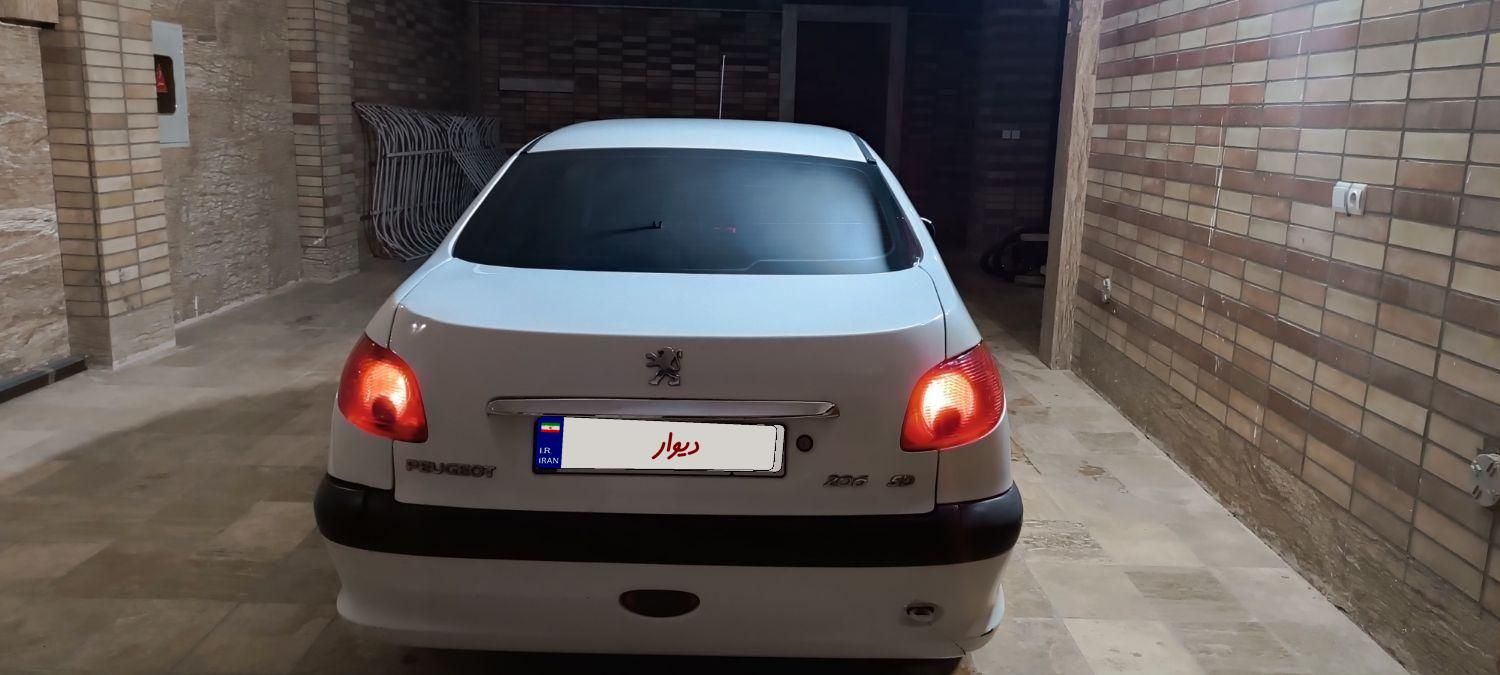 پژو ۲۰۶ صندوق دار v8 - 1394