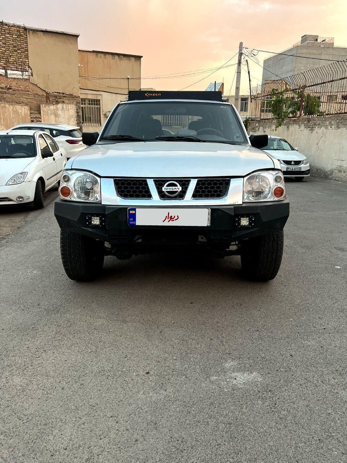 نیسان رونیز دنده‌ای - 1383