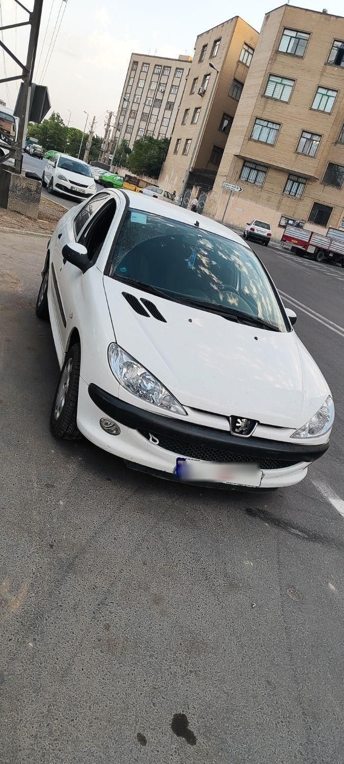 پژو ۲۰۶ صندوق دار v8 - 1394
