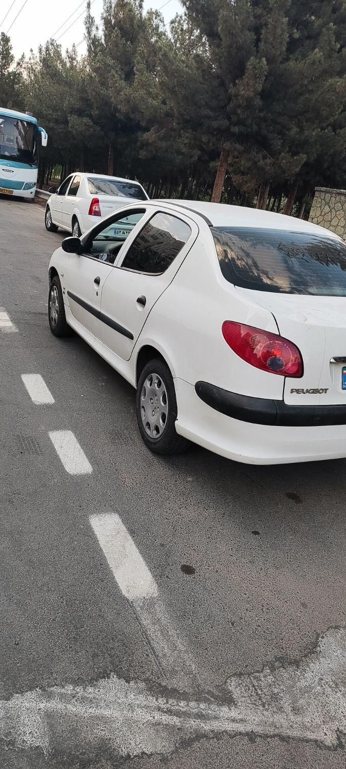 پژو ۲۰۶ صندوق دار v8 - 1394