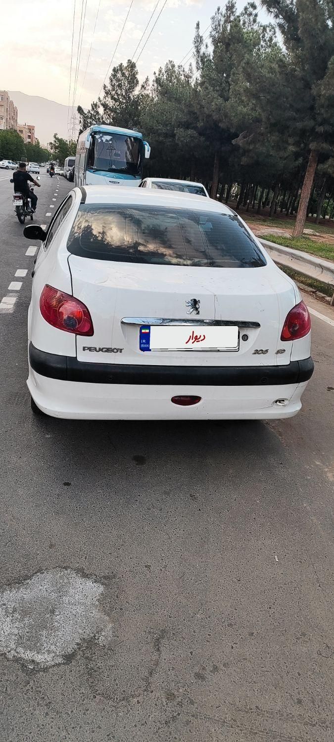 پژو ۲۰۶ صندوق دار v8 - 1394