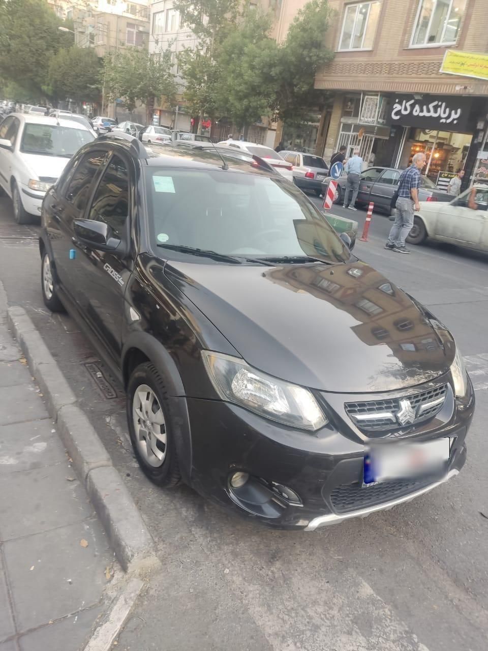 خودرو کوییک، معمولی آگهی ann_19411688