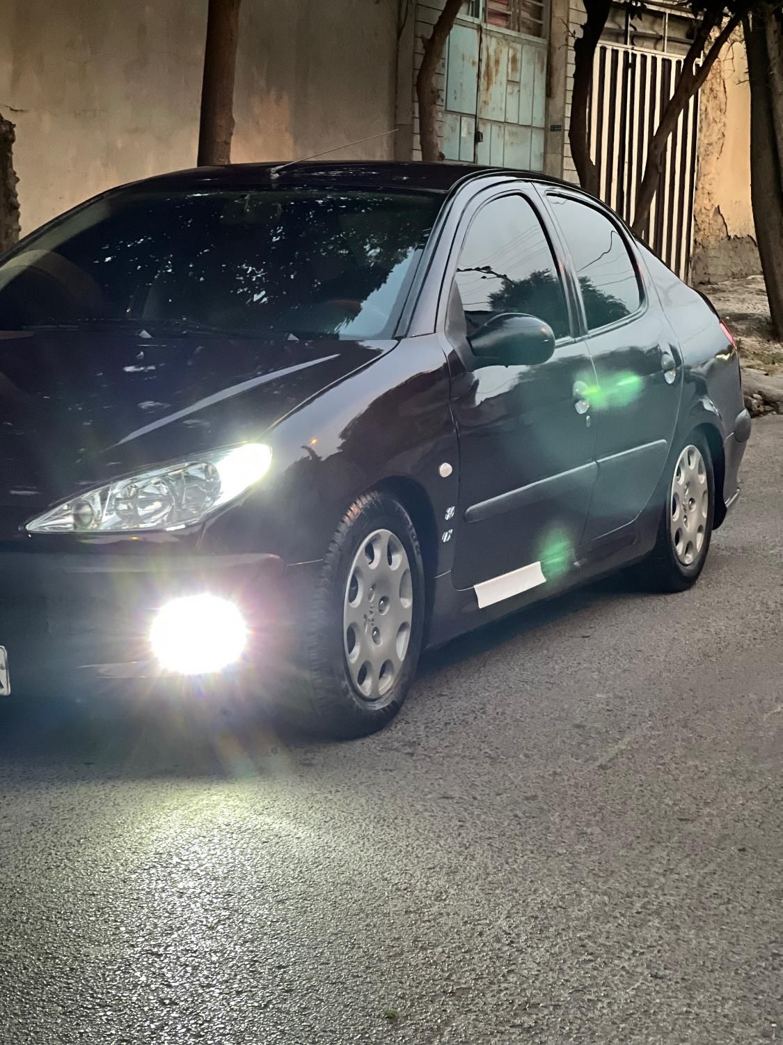 پژو ۲۰۶ صندوق دار v8 - 1391
