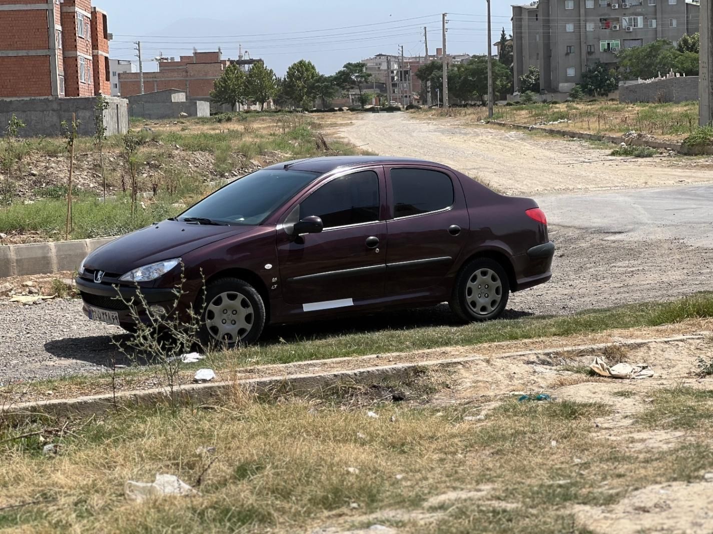 پژو ۲۰۶ صندوق دار v8 - 1391