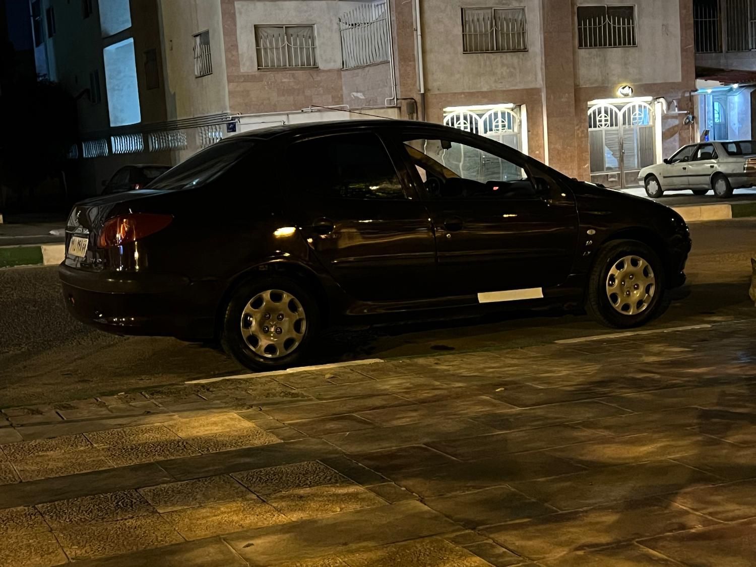پژو ۲۰۶ صندوق دار v8 - 1391