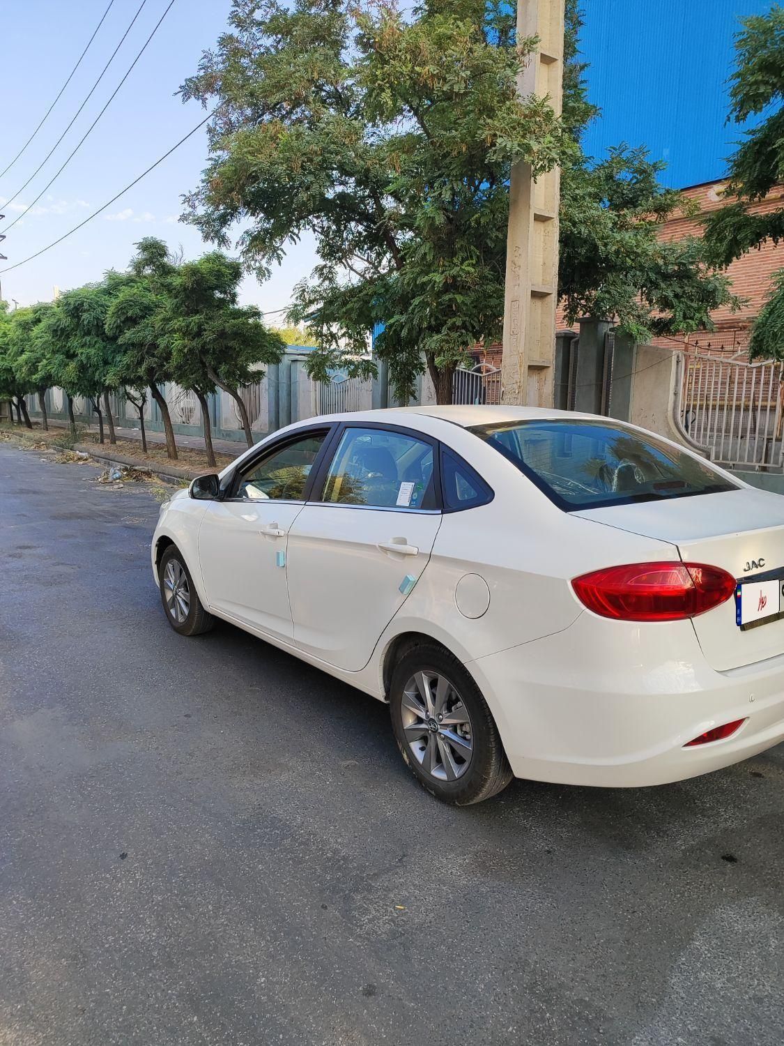 جک J4 اتوماتیک ساده - 1403