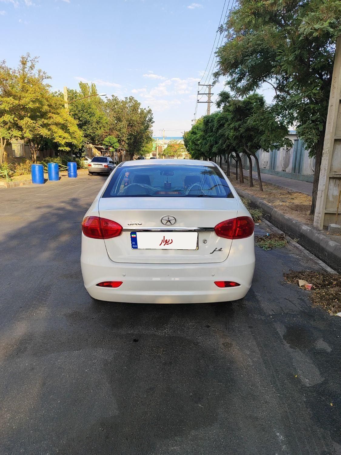 جک J4 اتوماتیک ساده - 1403