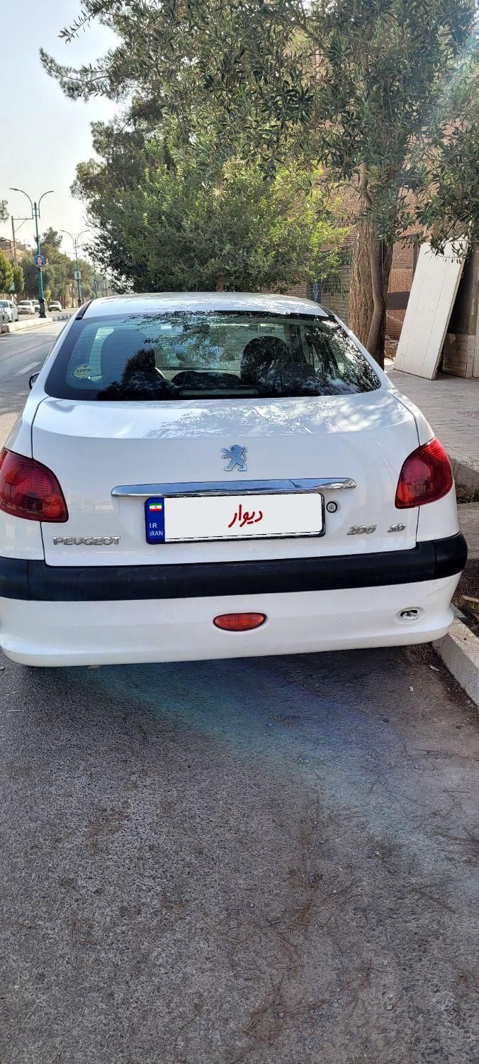 پژو ۲۰۶ صندوق دار v8 - 1398