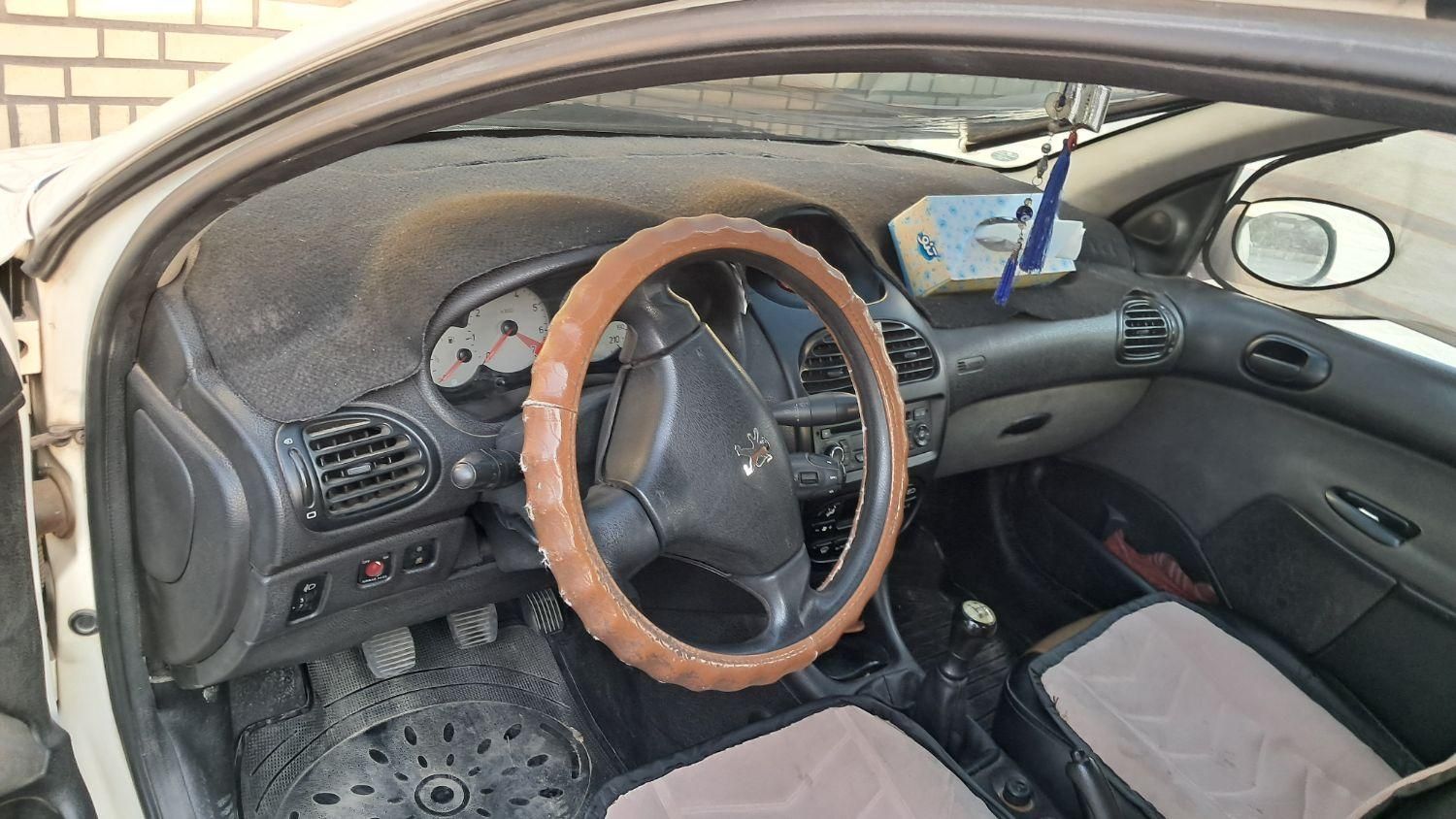 پژو ۲۰۶ صندوق دار v8 - 1396