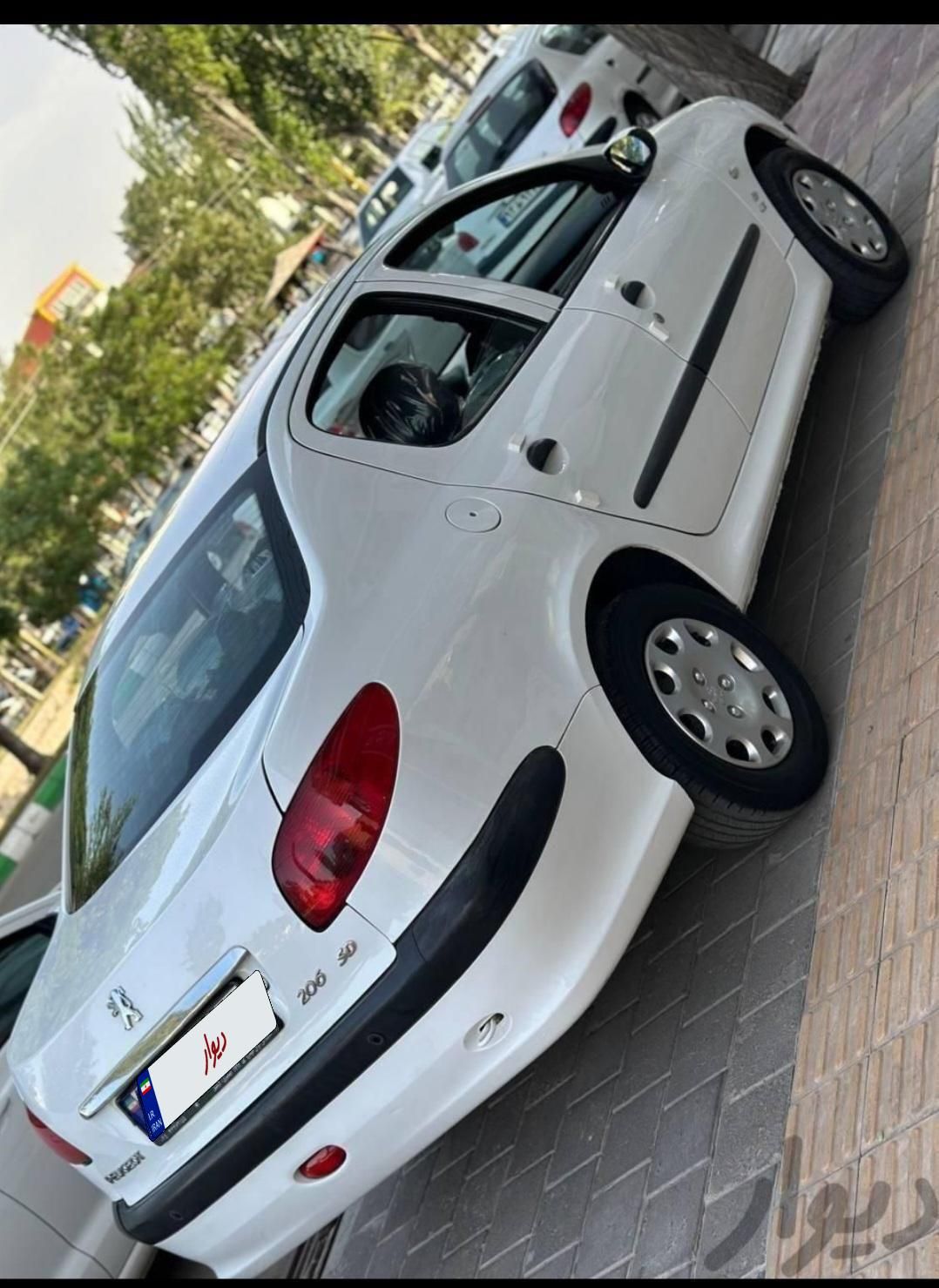 پژو ۲۰۶ صندوق دار v8 - 1390