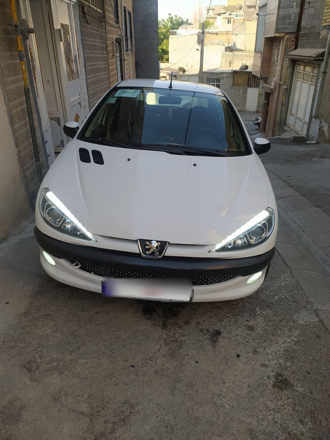 پژو ۲۰۶ صندوق دار v8 - 1393