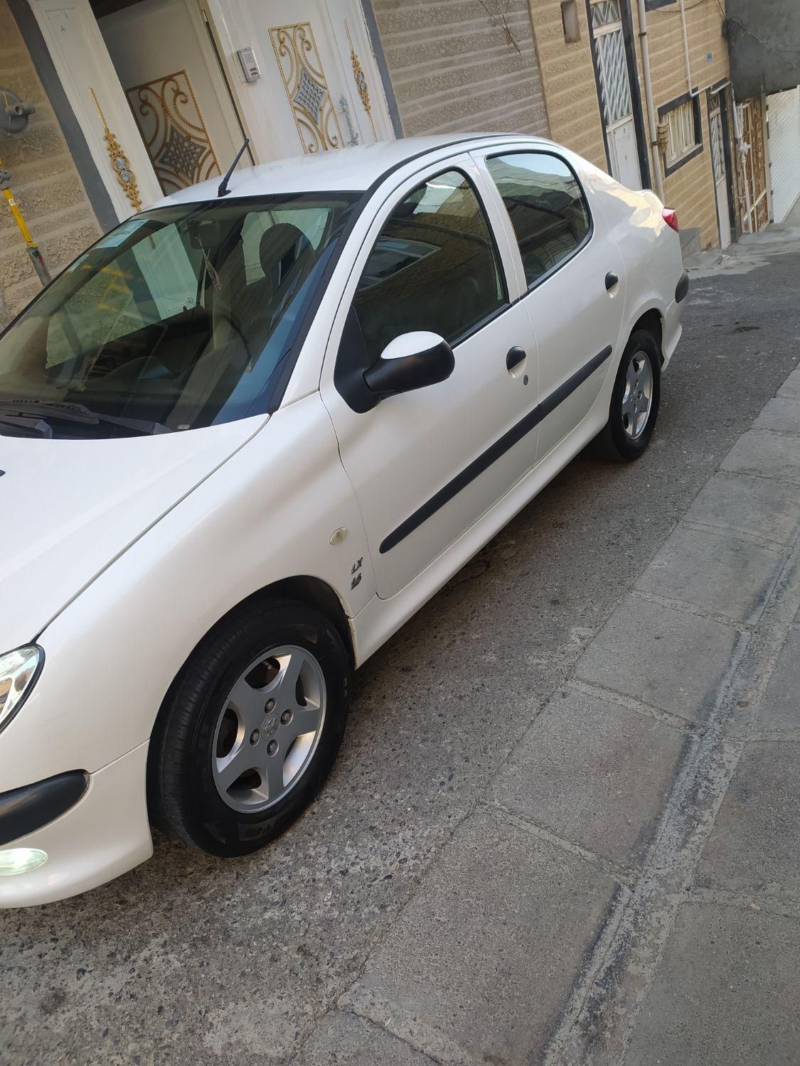 پژو ۲۰۶ صندوق دار v8 - 1393