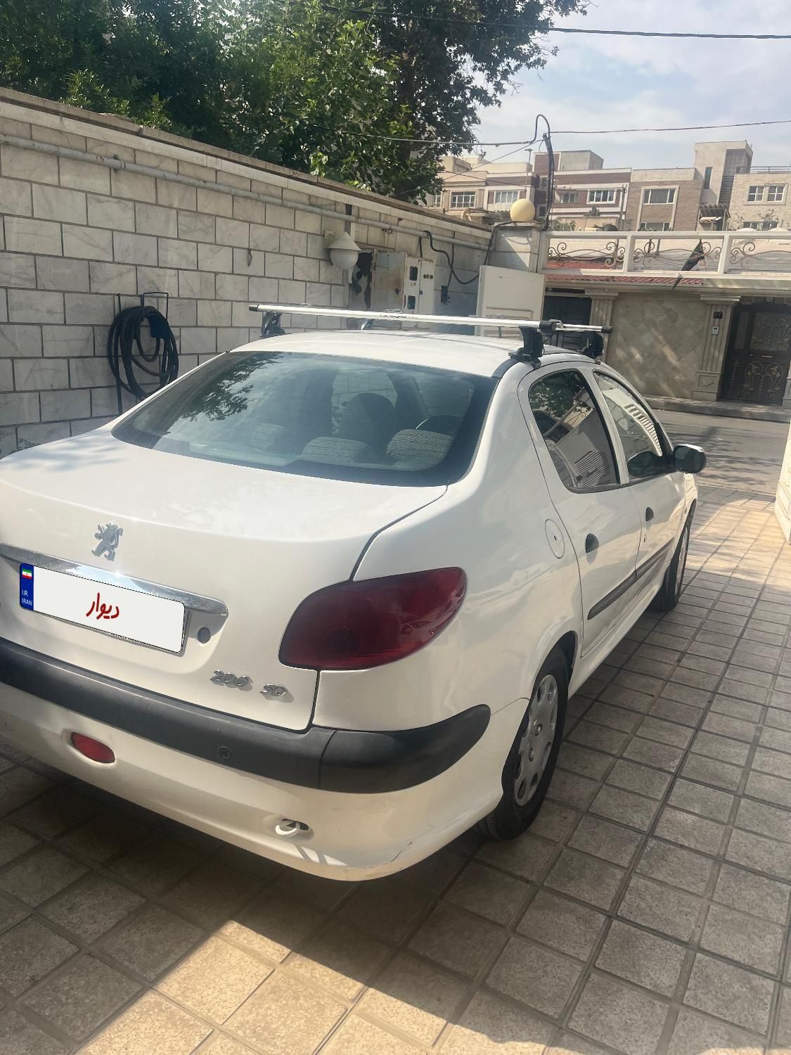 پژو ۲۰۶ صندوق دار v8 - 1397