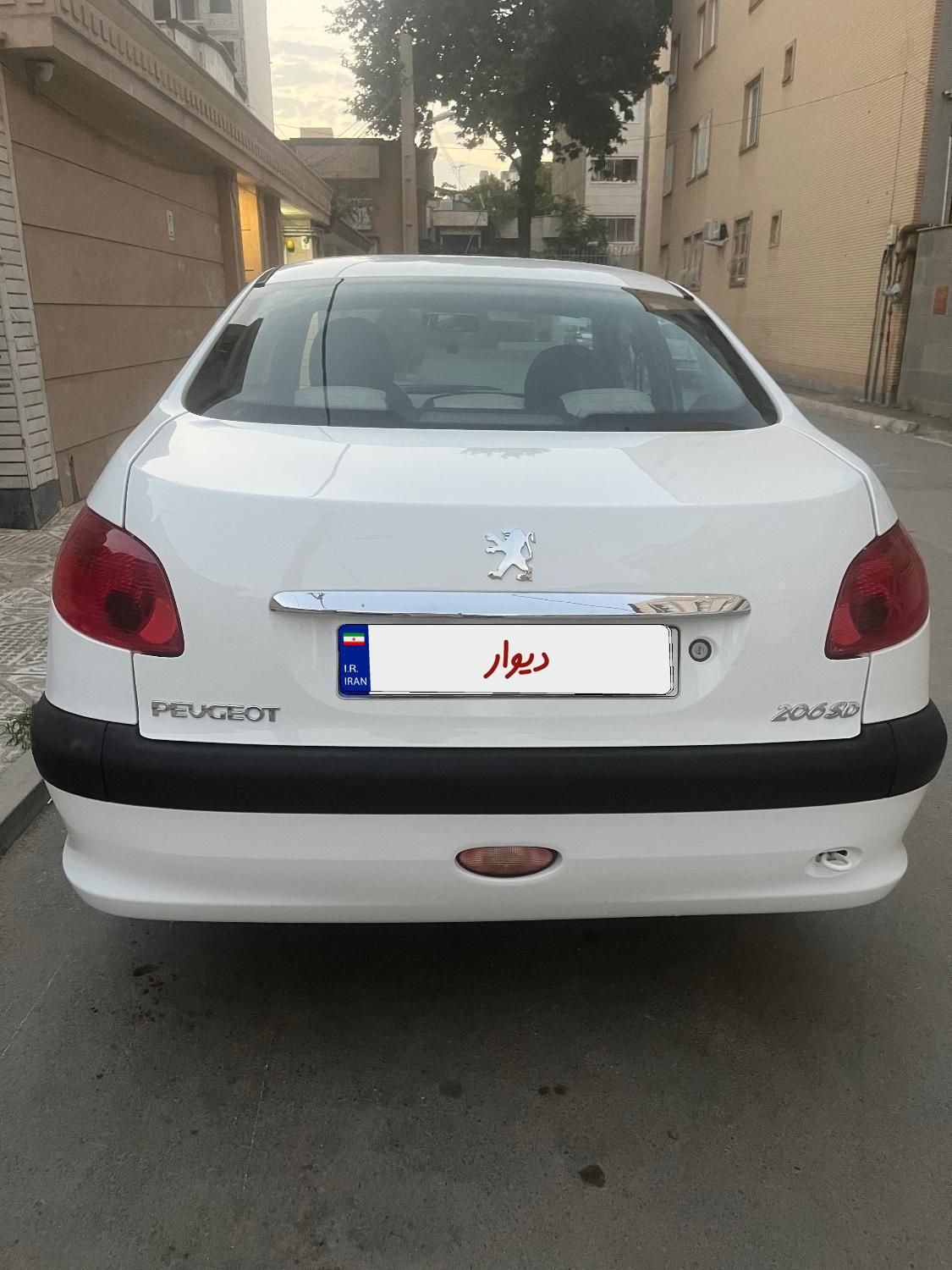 پژو ۲۰۶ صندوق دار v8 - 1396